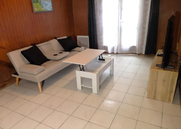 Jules Ferry, 4 Apartment